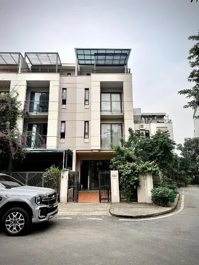 Five-Bedroom House — Homestay Alacarte - Icon40 - New Life - Villa Lotus 5 Phòng Ngủ